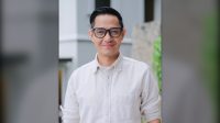 Dude Harlino Kembalikan Honor