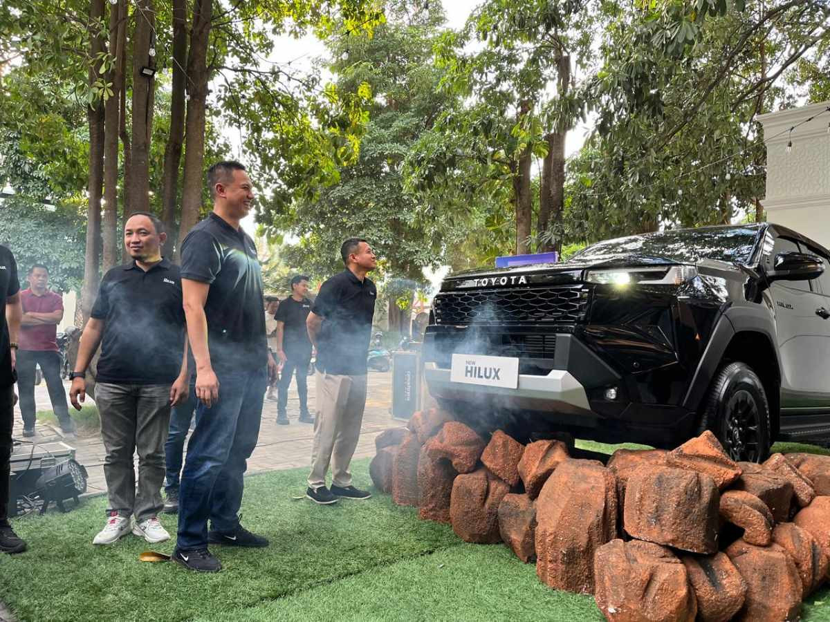 Harga New Toyota Hilux Sulteng