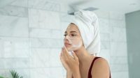 manfaat mencuci muka sebelum tidur