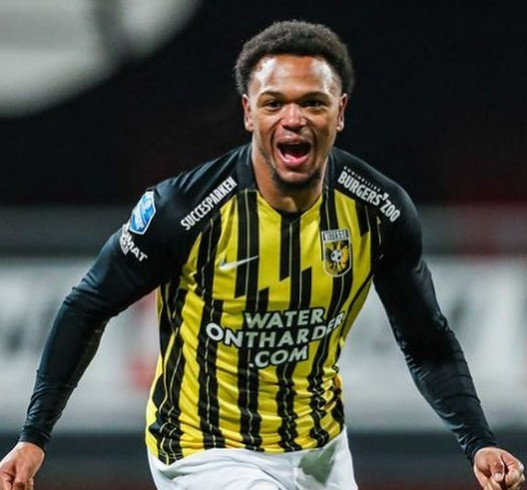 Lois Openda Dipinjamkan Lyon
