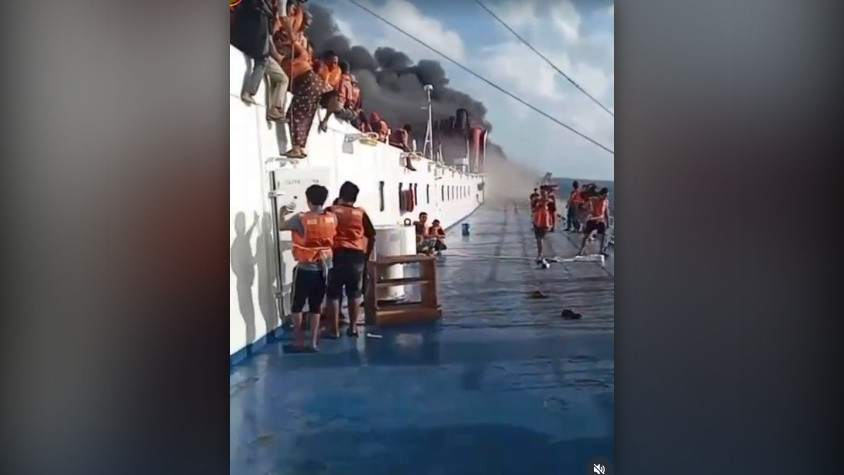 KM Mutiara Sentosa 2 Terbakar