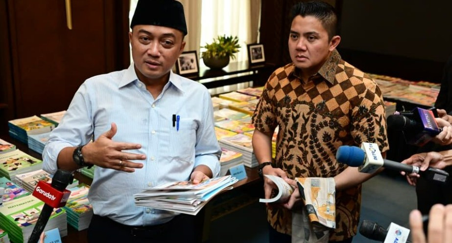 buku ajar nasional