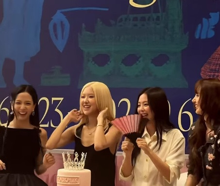 BLACKPINK Rayakan 10 Tahun Debut