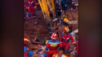 Pekerja Proyek Terjepit Beton Jatinegara
