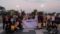 Perempuan Akar Rumput Gugat UU Cipta Kerja