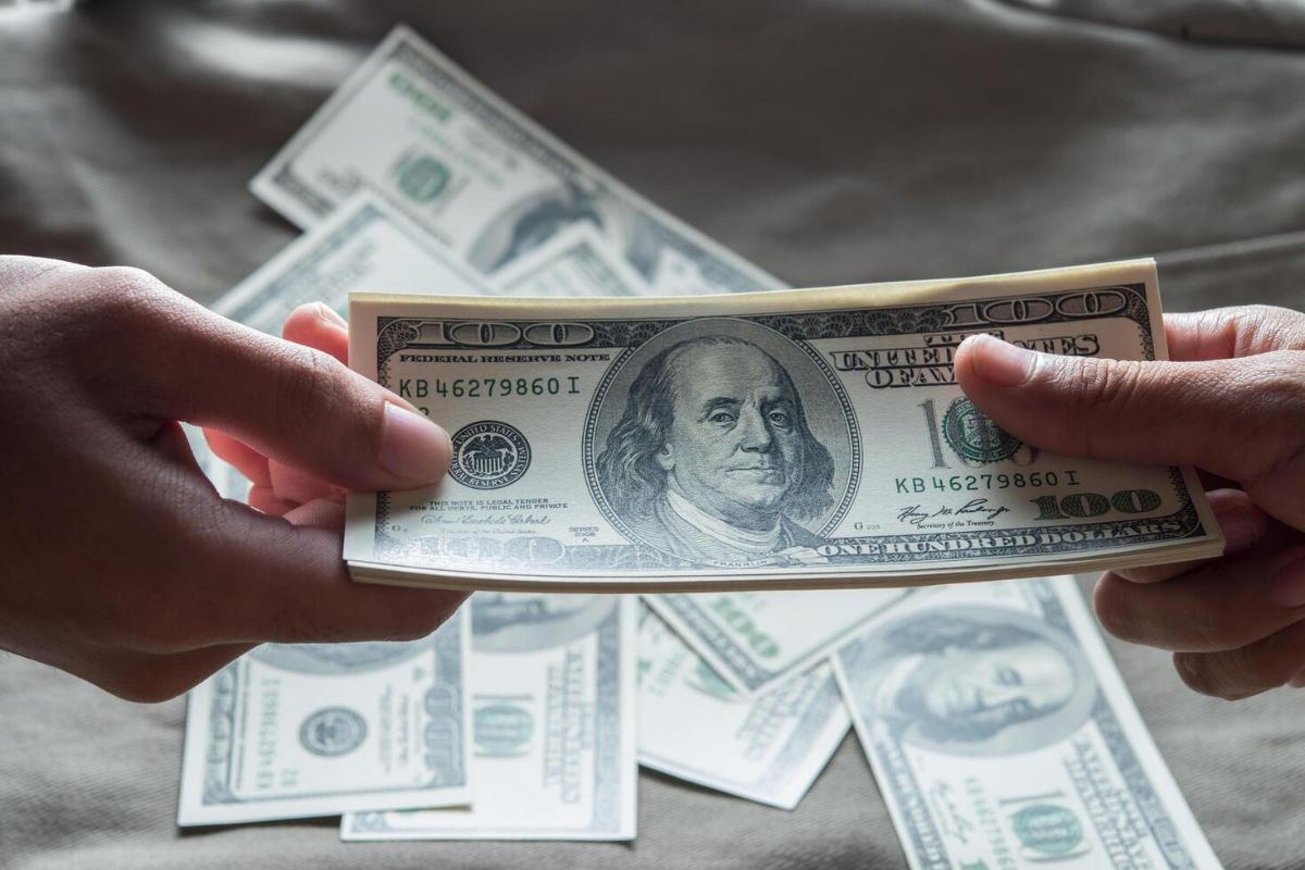 Rupiah Menguat Terhadap Dolar