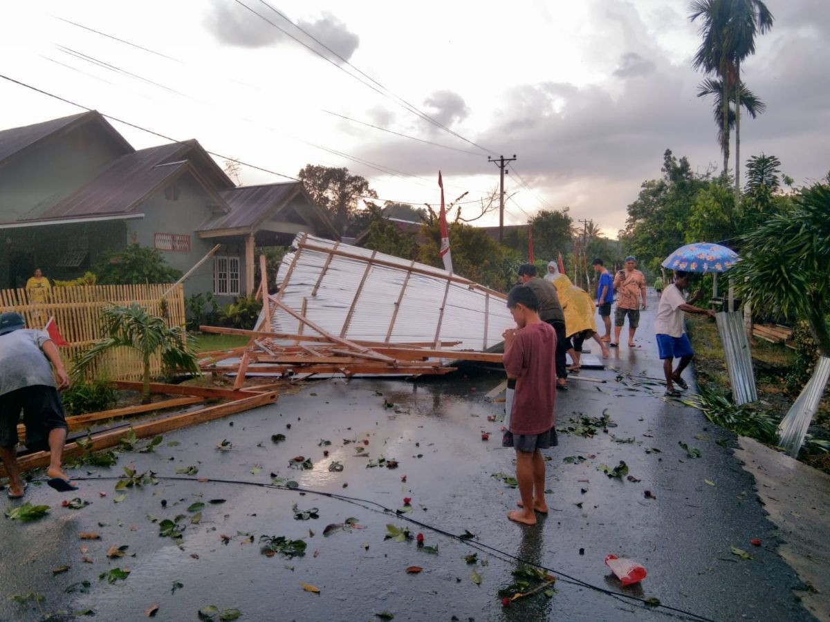 Angin Kencang Desa Rezeki Sigi
