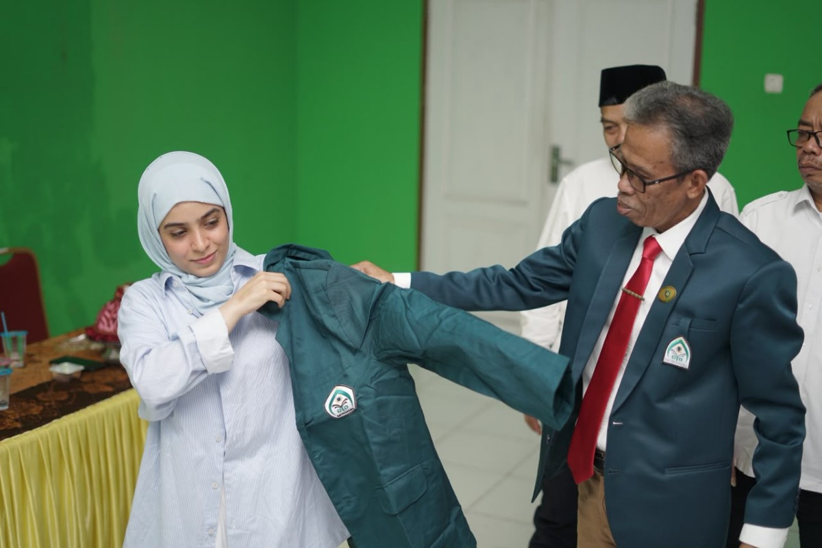 Mahasiswa UIN Datokarama Berbahasa Indonesia
