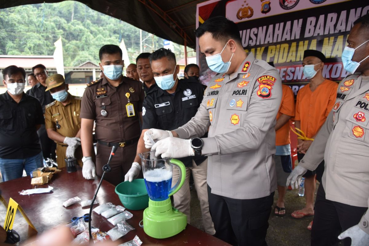 Polres Morowali Utara Musnahkan Sabu