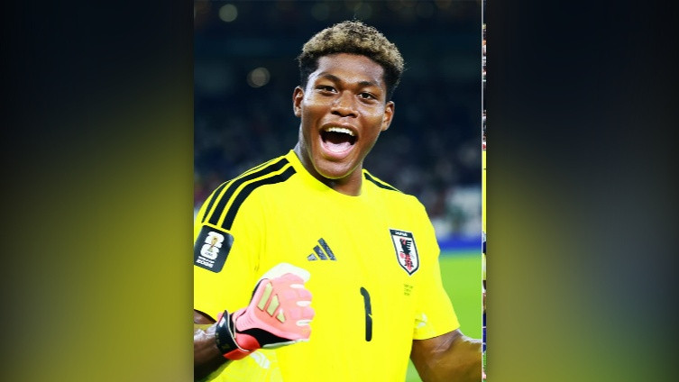 Zion Suzuki Aston Villa