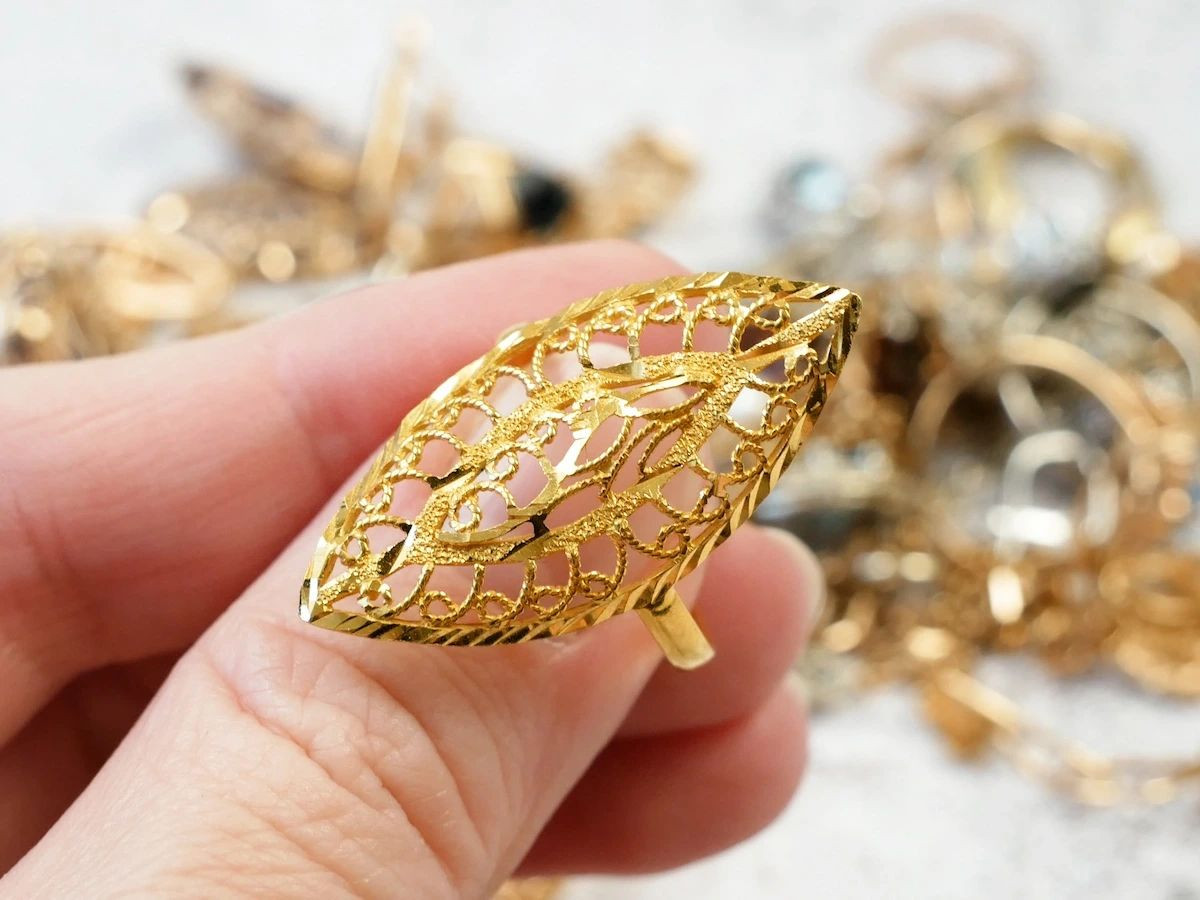 Jual Perhiasan Emas