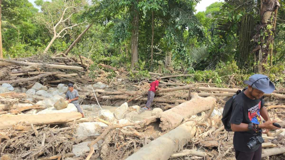 Banjir Toboli Barat Krisis Air Bersih