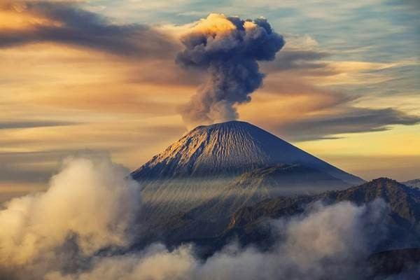 erupsi Semeru