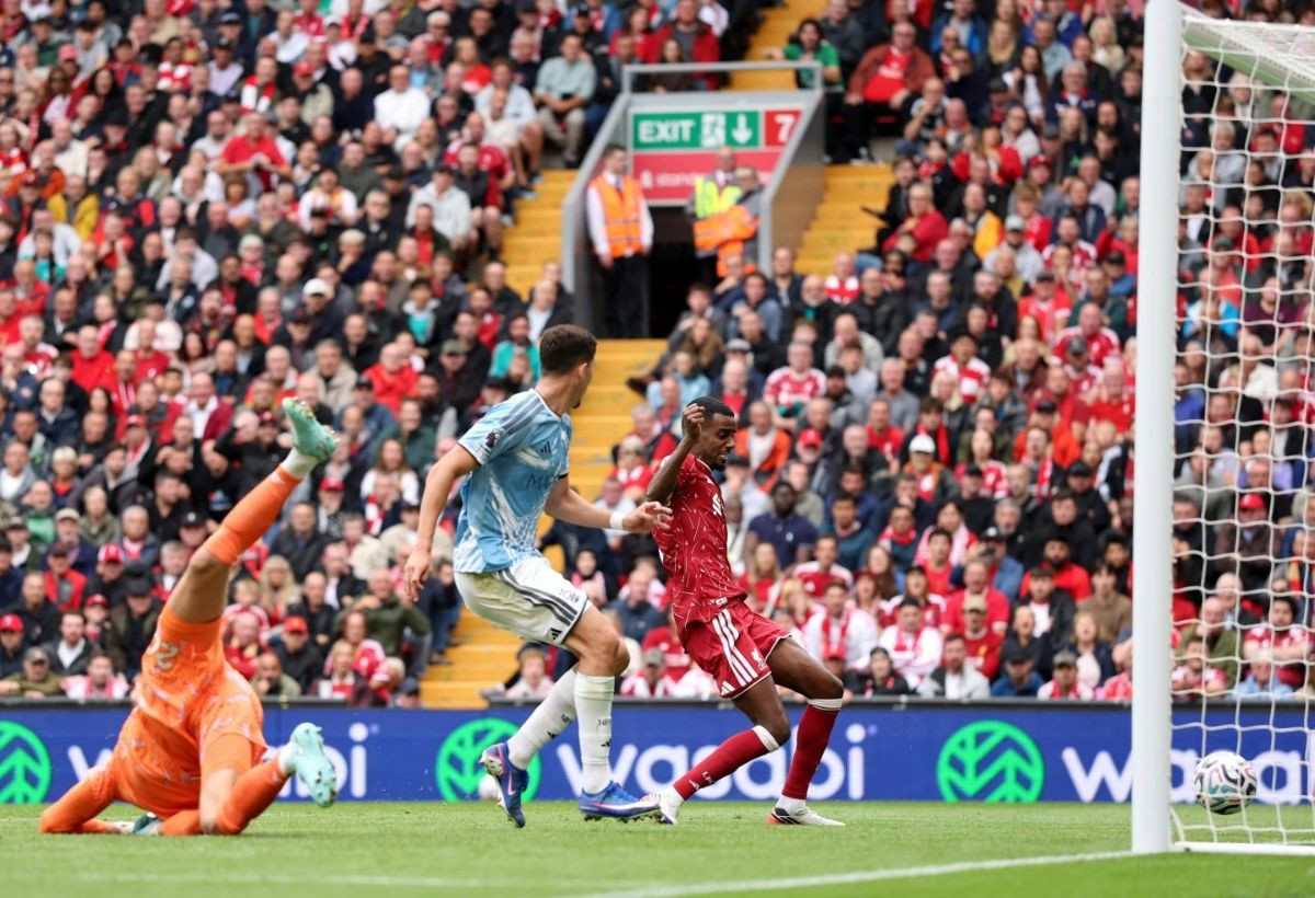 Victor Munoz Liverpool