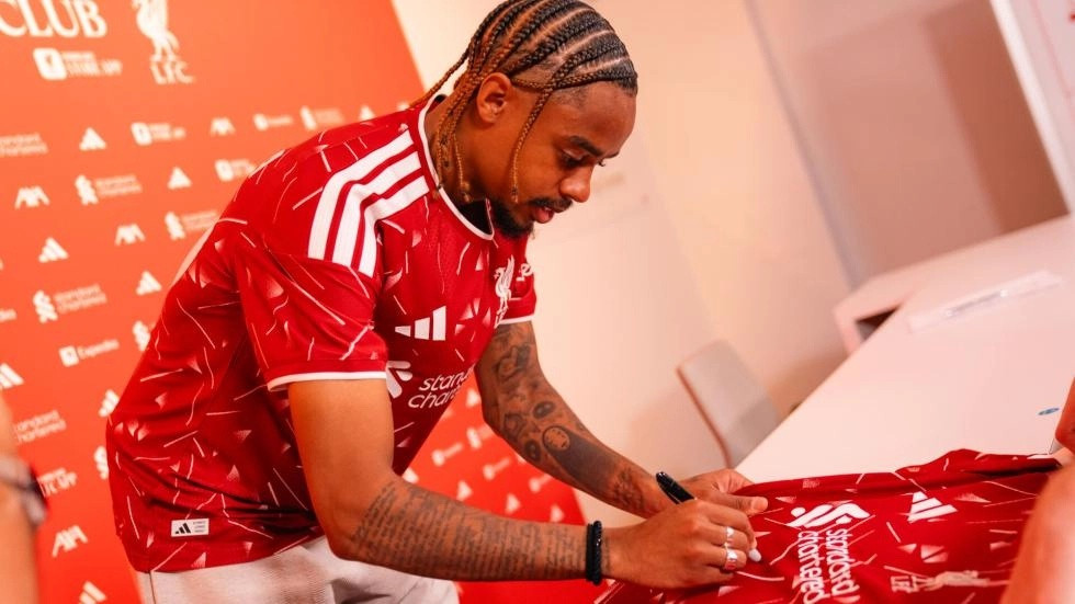 Bradley Barcola Resmi Liverpool