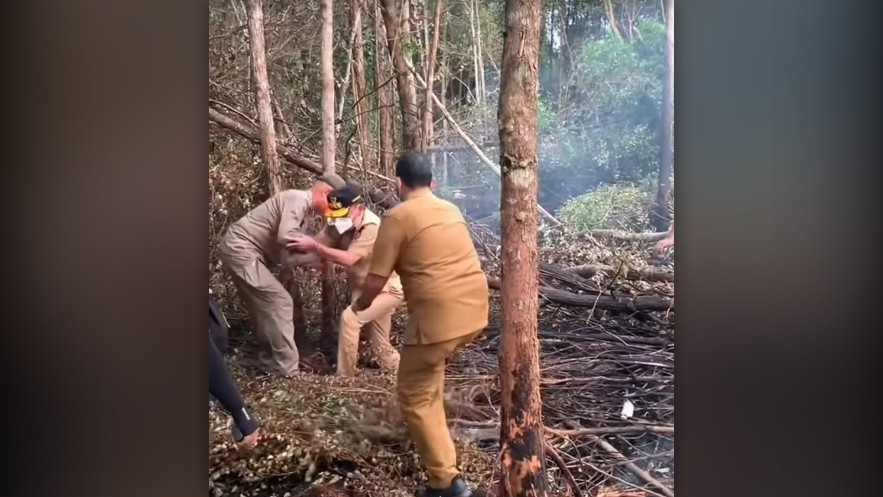 Gubernur Kalteng nyaris terjatuh