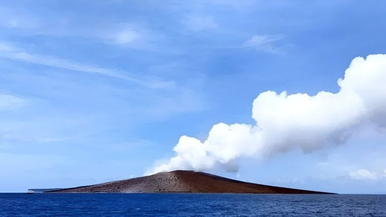 Abu Anak Krakatau Jakarta