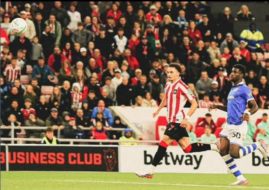 Sunderland Lolos Carabao Cup
