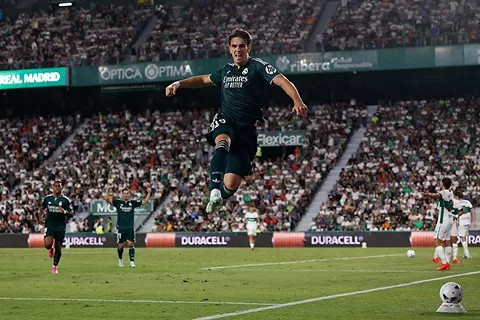 Real Madrid Kalahkan Elche