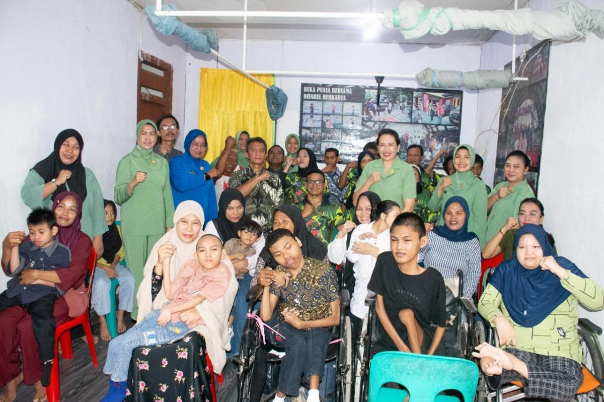 Bakti Sosial Persit KCK PD XXIII/Palaka Wira